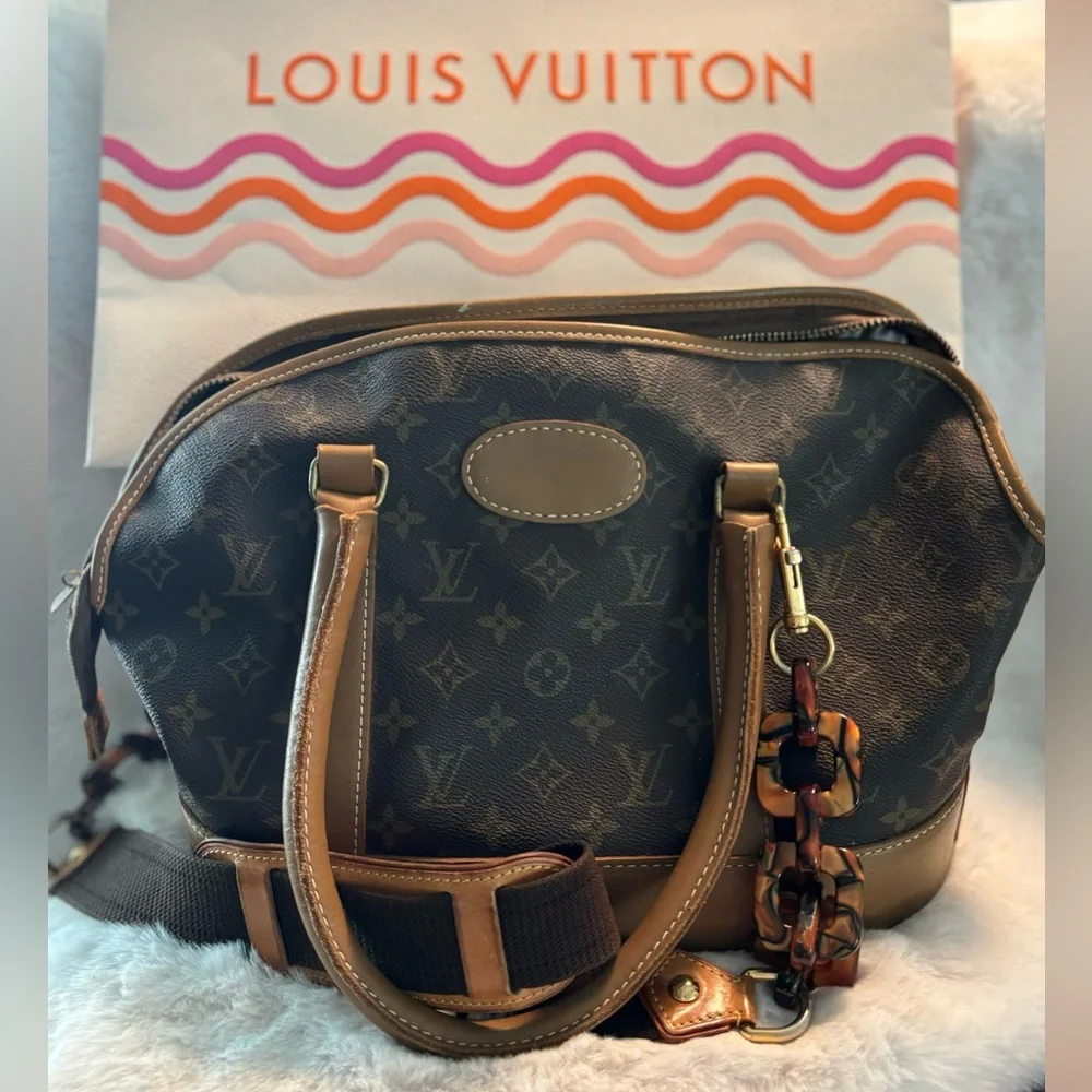 Louis Vuitton - Picture 3 of 13